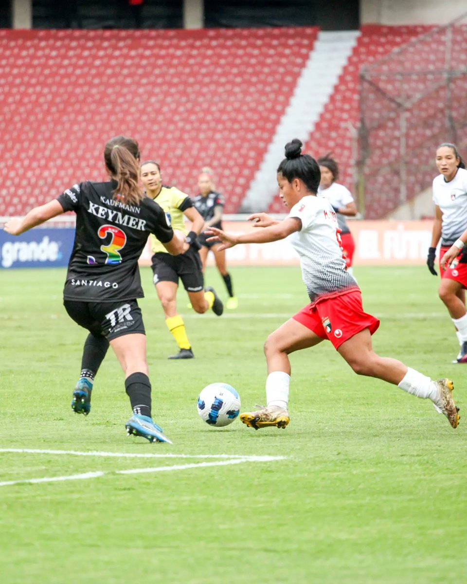 femdepor's tweet photo. #LibertadoresFEM | 📸 ¡Chequea algunas gráficas de la primera mitad!

@StgoMorningFem 4️⃣-0️⃣ #DeportivoLara 😔

#DaleDEPOR 🔴⚫
#LaGloriaEsDeEllas https://t.co/87oNNqjpOn