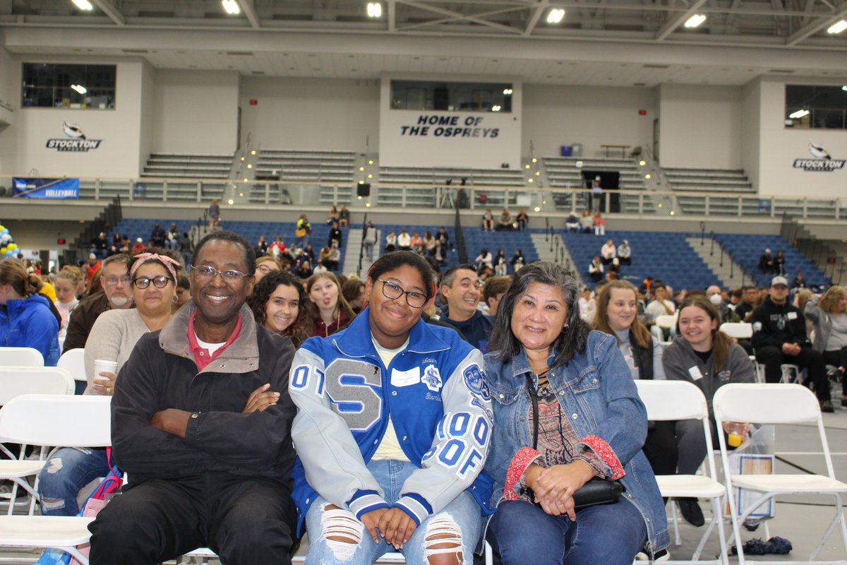 Stockton_edu's tweet photo. Miss out on October's Discover #StocktonU Day? 💙💛 No worries - our final fall Open House is 2️⃣ weeks away! 🙌 RSVP: https://t.co/5kUvEgEjaJ https://t.co/HRzksjG1u7