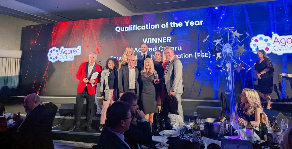 Darren Howells tweet media