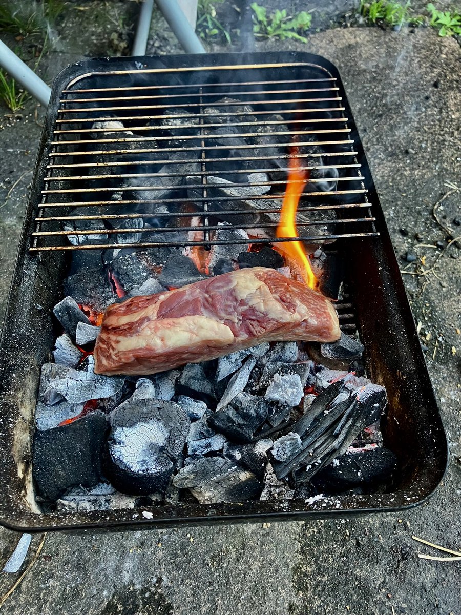 tantrictrevbbq's tweet photo. I just went over 2k followers. Thank you each and everyone. #bbq #fastgriwingtrend #cheaperthangas #weberkettle #cookoutdoors #keepthefaith #loveyourbbq #foodjourney #newtricks #foodinventions #passionforbbq #passionforfood #bbqlove https://t.co/5dPtOA5iFx