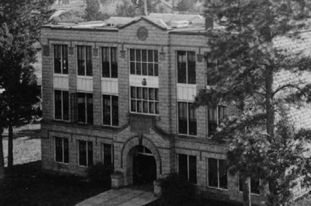 hackbend's tweet image. Since it's #Halloween season, I thought it's a good time to re-up this #HauntedBend post, updated for 2022! 🎃👻🏚️ #inbend
hackbend.com/2015/10/31/ben…