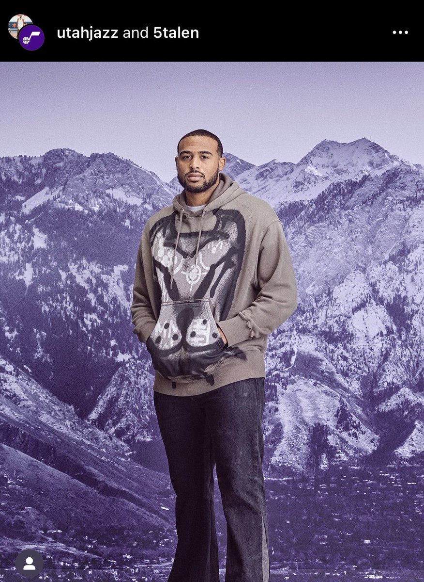 HisandHerLakers's tweet photo. They got my boy THT looking like he about to breakdown and cry. The face of someone who goes from playing for the lakers to playing for the Jazz.  😭#freetht https://t.co/tj2WxZ5mWd