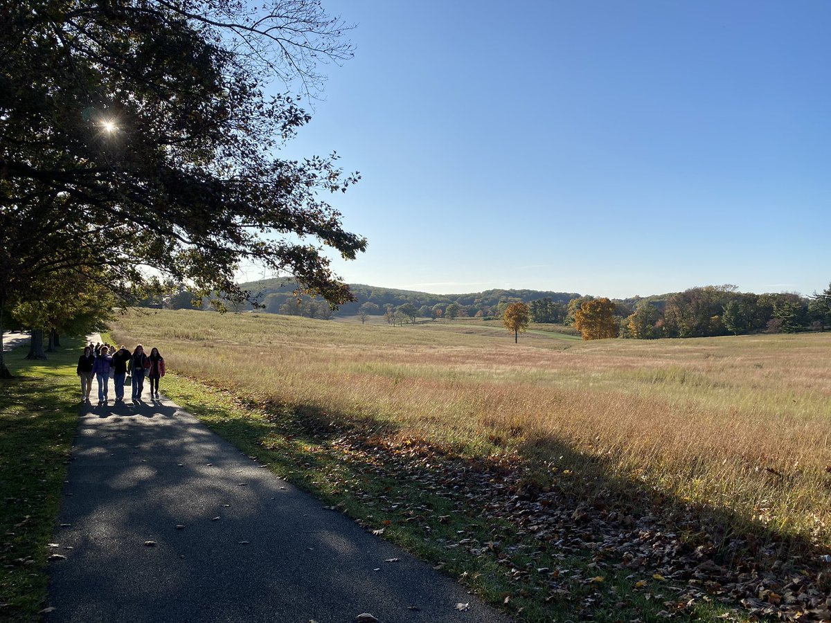 We’re not sure we’re able to quite picture the experience of Washington’s continental soldiers in the winter of 1777-8 in Valley Forge on this blue skied afternoon but we learned much about it. Now to watch the 76ers play the Milwaukee Bucks! @WimbledonHigh @Politics_WHS_