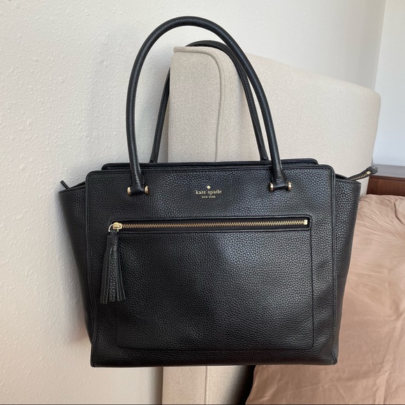 JenniPeaden's tweet photo. So good I had to share! Check out all the items I'm loving on @Poshmarkapp #poshmark #fashion #style #shopmycloset #truereligion #katespade #coach: https://t.co/g2WfuQJiZA https://t.co/utd3ykPev6