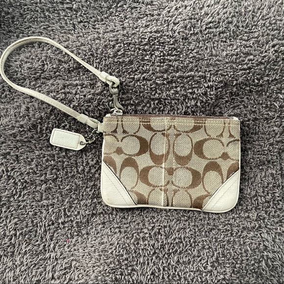 So good I had to share! Check out all the items I'm loving on <a href="/Poshmarkapp/">Poshmark</a> #poshmark #fashion #style #shopmycloset #truereligion #katespade #coach: posh.mk/xWySyvY0hub