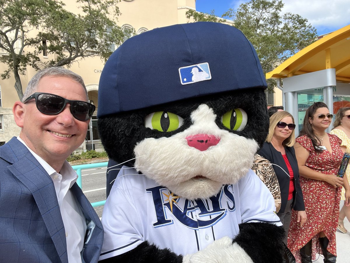 Exciting day for the ribbon cutting grand opening of <a href="/RidePSTA/">PSTA</a> new #SunRunner BRT service. A great day for Tampa Bay and the ‘burg.