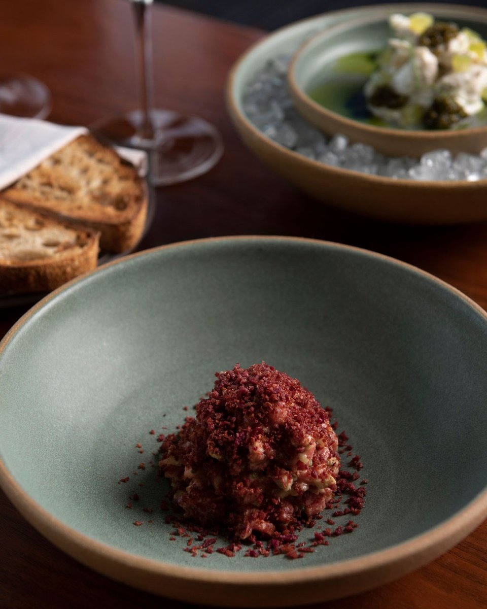 Beef Tartare is dressed with house-fermented hazelnut miso and topped with slow fried crispy sweet potato. On the menu in the bar and dining room.
.
#beeftartare #nycdishes #manhatta #manhattanyc #ushg #dannymeyer #nycrestaurants #newnycrestaurant #nycrestaurantopening