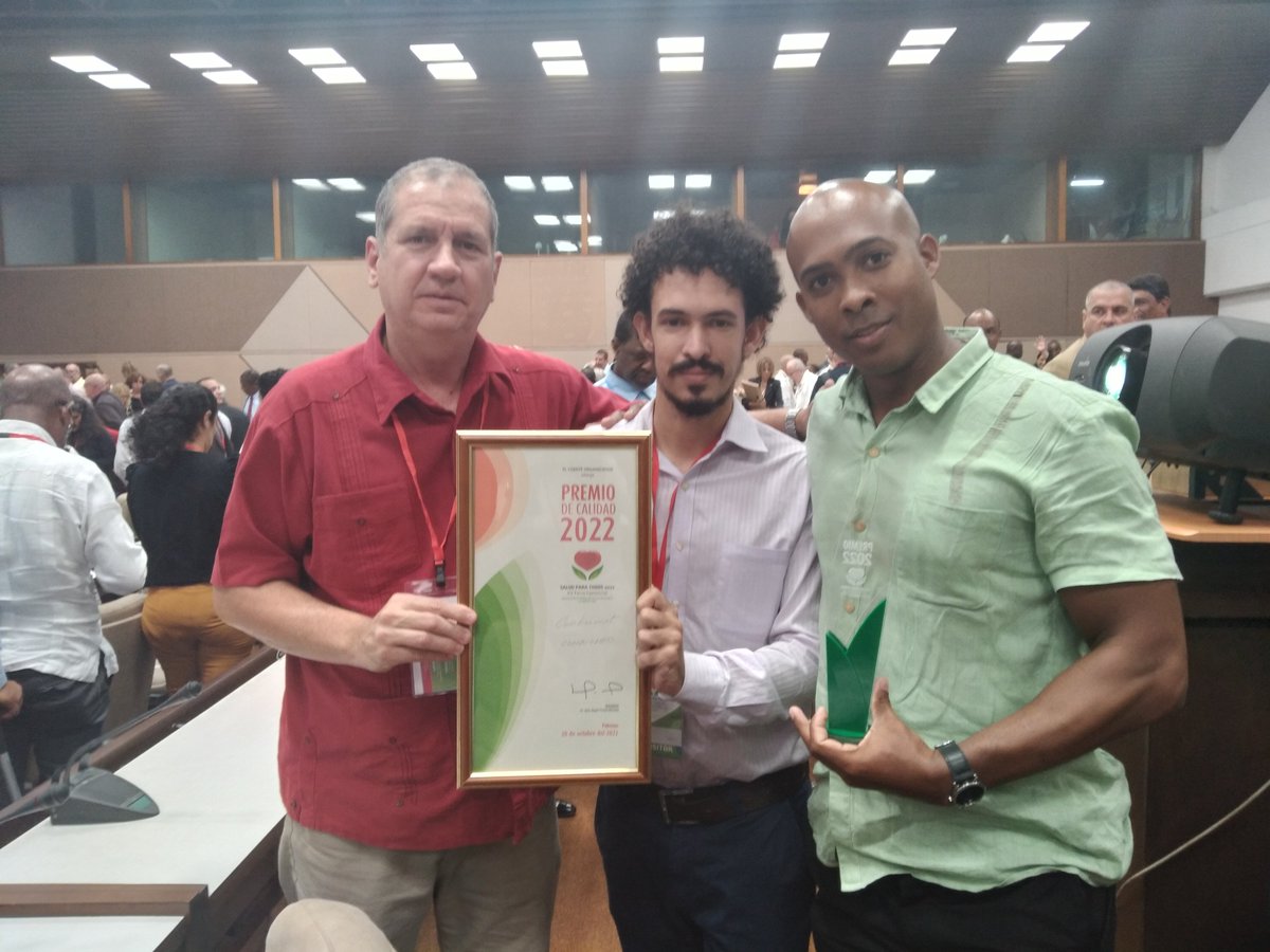 CombiomedC's tweet photo. 💫 En la Clausura de la XV Feria Comercial "Salud Para Todos", recibe Premio de Calidad 2022, el Ventilador Para Cuidados Intensivos de Adultos: Combiovent.

¡Agradecidos y orgullosos por este reconocimiento a tan importante proyecto! https://t.co/yAY9Cu5OF7