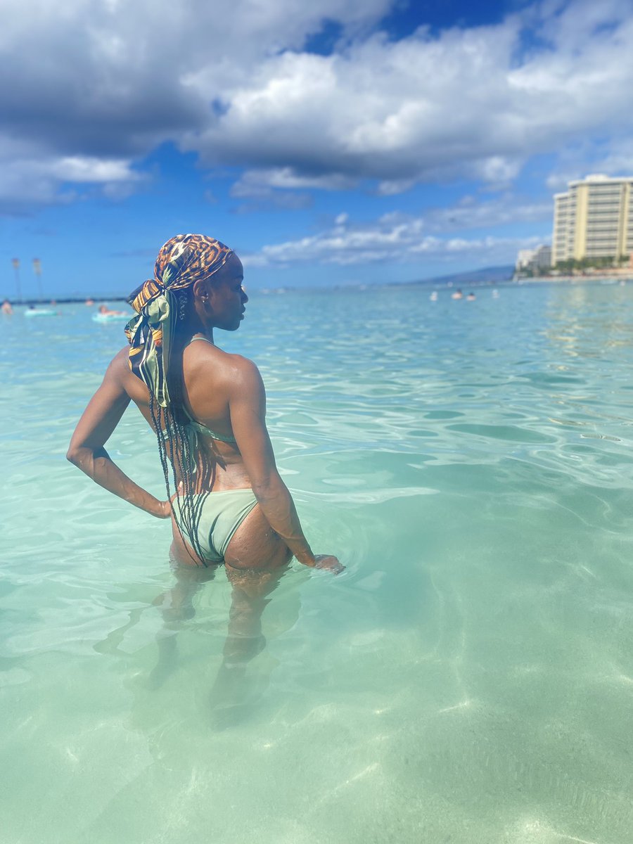 asiaisking's tweet photo. thirty-two. in Honolulu. https://t.co/Bu8PWgoKGF