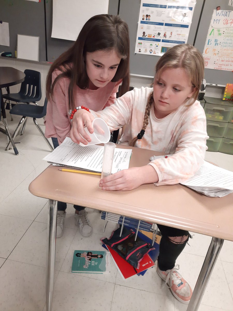 robersontcboe's tweet image. 5th grade Ss are using the water displacement method to find the volume of objects! Then, they used this to calculate the density 🧪📝 @MunfordElem @TCBOE #sciencerocks #mathinscience #leadingtheway #workingonmyroar