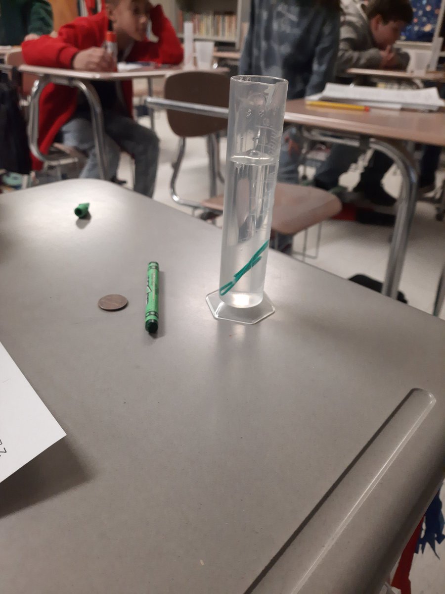 robersontcboe's tweet image. 5th grade Ss are using the water displacement method to find the volume of objects! Then, they used this to calculate the density 🧪📝 @MunfordElem @TCBOE #sciencerocks #mathinscience #leadingtheway #workingonmyroar