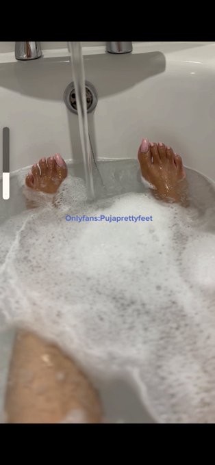 Goodnight 💦 bath &amp; bed 🤍 https://t.co/jcUrrvEQPj