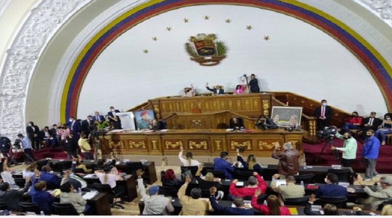AN adecúa leyes migratorias para garantizar el retorno de los venezolanos #10AñosDelGolpeDeTimón vtv.gob.ve/an-adecua-leye…