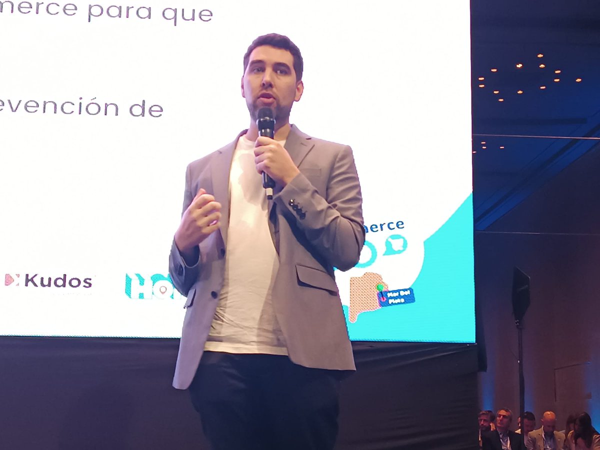 cacearg's tweet photo. #eGOMDQ: Soluciones de Medios de Pago y Fraude.
“Para prevenir el fraude es fundamental ofrecer medios de pago seguros, brindar información a los clientes sobre uso de datos y capacitar a los empleados sobre ciberseguridad”
Roman Sarria, CEO en @mobbex
#ecommercego #somoscace https://t.co/CZzJIB5E9v