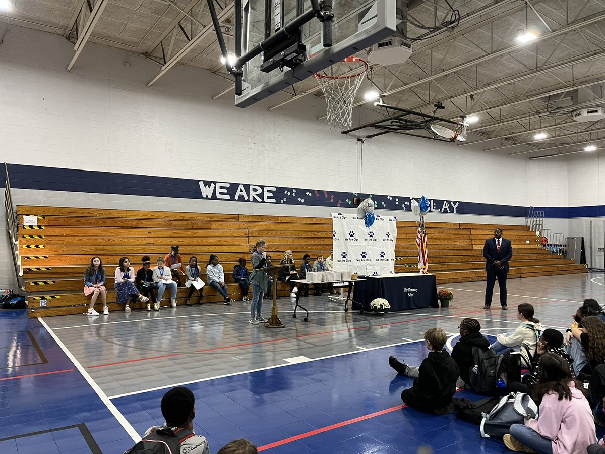 ClayCougarCubs's tweet photo. Our Student Lighthouse Team did a great job leading us in our 1st 9 wks 3-5 awards day. We congratulate all of the hard working students who received an award. We also thank the CCHS band for coming in and celebrating our students! @jacqnaii @AllisonW_5 @JEFCOED @CityofClay https://t.co/dd4JWl3rj7