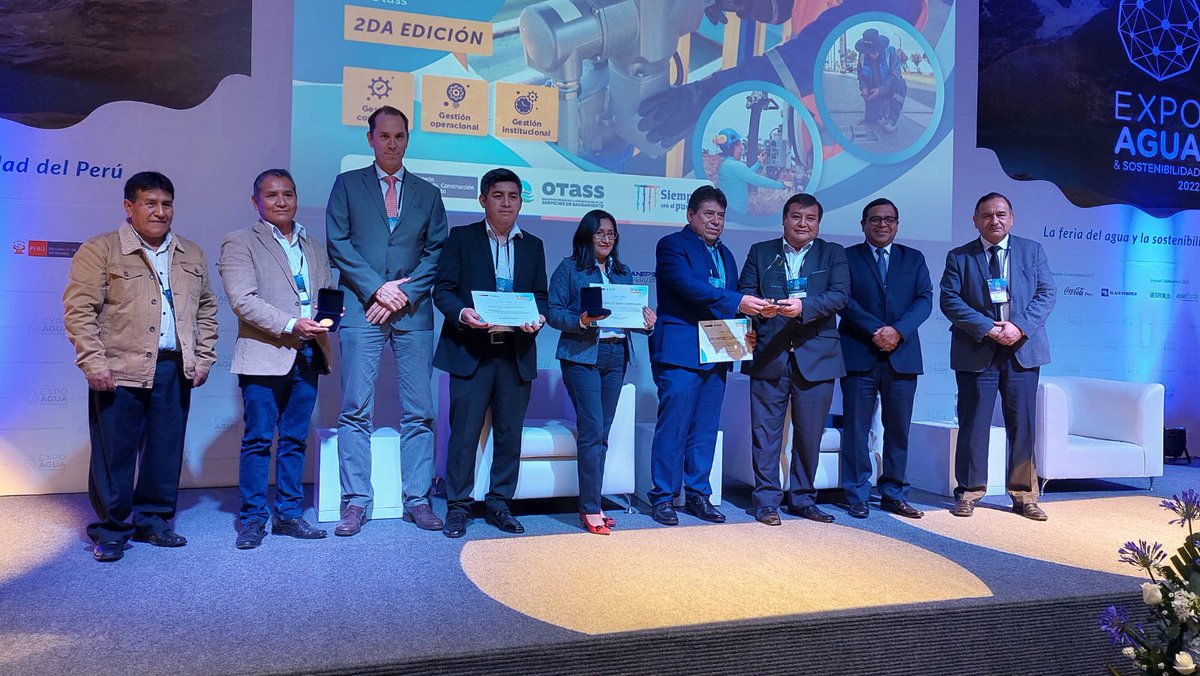 OtassPeru's tweet photo. #ExpoAgua2022 | Reconocimos a 6️⃣ empresas prestadoras de saneamiento (EPS) porque gracias a su creatividad y esfuerzo contribuyeron a implementar buenas prácticas para mejorar su gestión, la atención a los usuarios y el cuidado del ambiente. 👉Lee la nota: https://t.co/cEcb4Ure0A https://t.co/O0BGFMGQhj