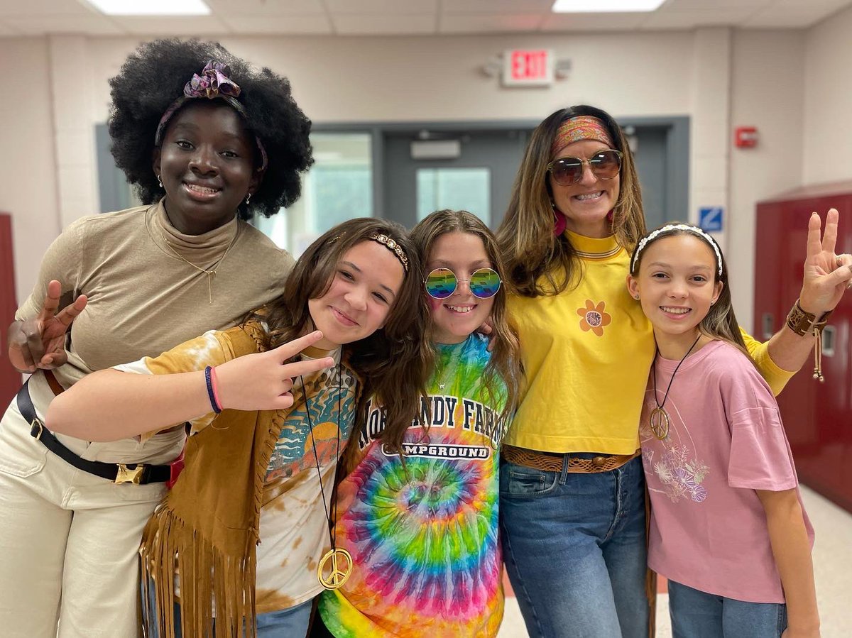 MercymountCDS's tweet image. It was a groovy day as we went back in time to the year 1975!