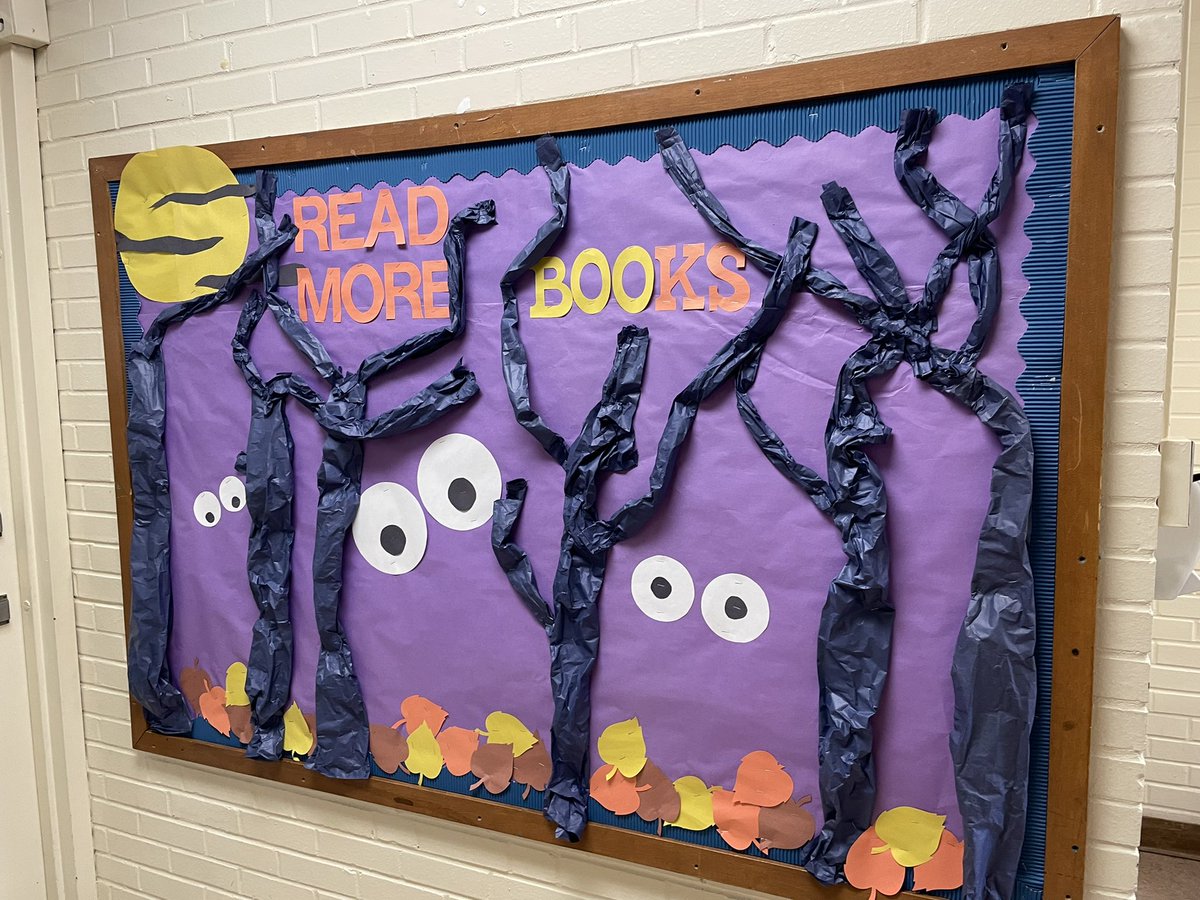 NancyCravey's tweet photo. Loved seeing the fun displays outside the @ConeCougars school library today! #GCSLibrariesEngage with bulletin boards and other creative ways to highlight the fun of reading! https://t.co/gV02gK1S1D