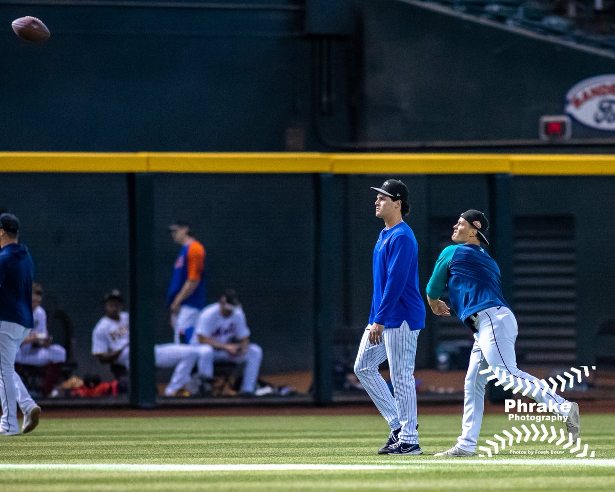 He can throw a spiral Adam Macko Peoria Javelinas Slovakia #Slovenskábaseballováfederácia #slovak #svk #Slovenskibaseball #mariners #seausrise #marinersbaseball #seattlemariners #LosMarineros @MiLBMariners @SodoMojoFS #afl2022 #afl22 @mlbazfallleague @macko_vlad @VABjets