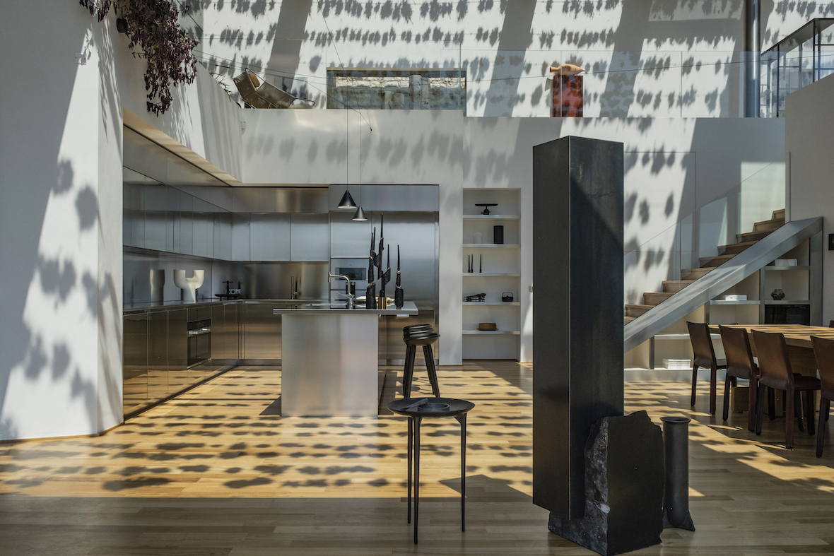 mmdenverRE's tweet photo. Galerie Philia Opens Jean Nouvel Exhibition Racines Aériennes https://t.co/8HsrvGmARC https://t.co/FRXmvzrj2t