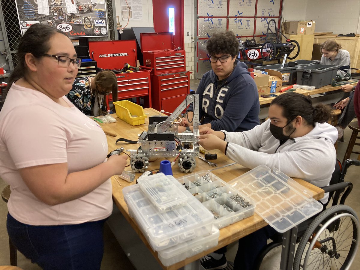 Daniel Guajardo tweet media