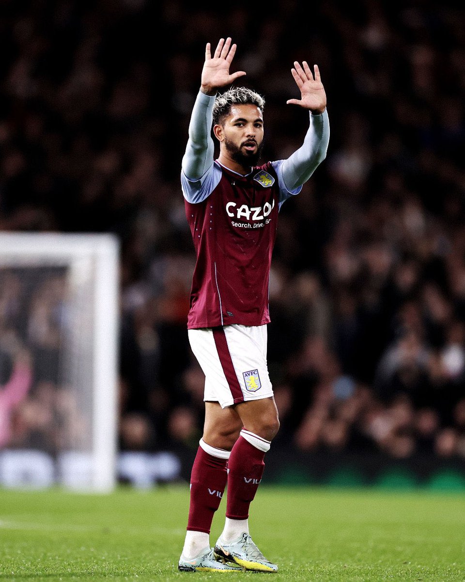 dgoficial's tweet photo. I come here I apologized for the red card, even though I thought it was not for expulsion, I was not disloyal! but anyway I harmed my team at an important moment! apologies fans, staff and Aston villa F.C https://t.co/ewi70J6nZf