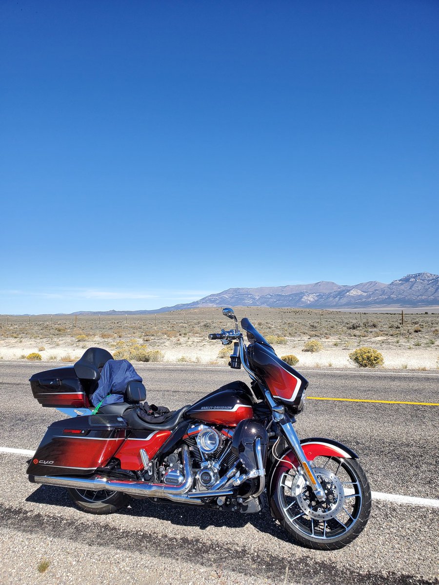 Post Harvest '22 Ride - Day 3 - Short day, only 400 miles. Saw lots of desert, some rocks, old buildings, wide open quiet highways, and a surprising amount of irrigated hay farms.