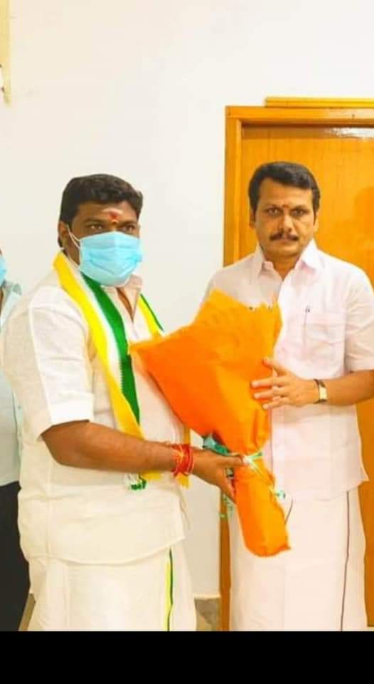 KSRAJGOUNDERPD1's tweet photo. இன்று பிறந்தநாள் கானும் #திராவிட_முன்னேற்றக்_கழகத்தின் கரூர் மாவட்ட செயலாளர் மற்றும் முப்பெறும் துறைகளின் 
#���மைச்சர் @V_Senthilbalaji
அவர்களுக்கு #புதிய_திராவிட_கழகம்  சார்பாக இனிய #பிறந்தநாள்_நல்வாழ்த்துக்களை  தெரிவித்துக் கொள்கிறேன்.💐
@KanimozhiDMK  #DMK #pdk https://t.co/Jk37AAJna6