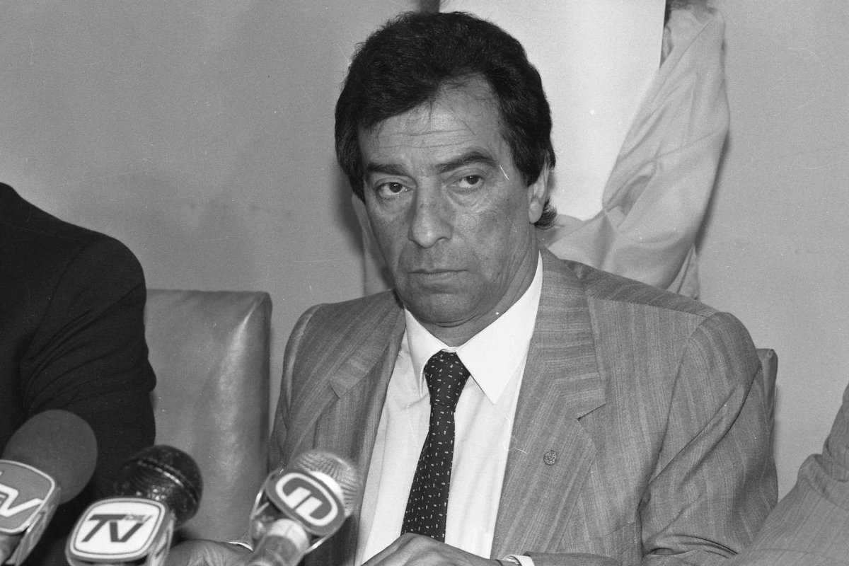 PiensaPrensa's tweet photo. Rafael Cumsille, realizó la  huelga de comercio en 1972. Es un fanático pinochetistas, recibió dinero de la CIA para convencer a comerciantes minoristas de unirse a la sedición. La paralización del comercio ocurrió en agosto 1972. Dos meses después, se unieron los camioneros. https://t.co/upMBkGRmVg
