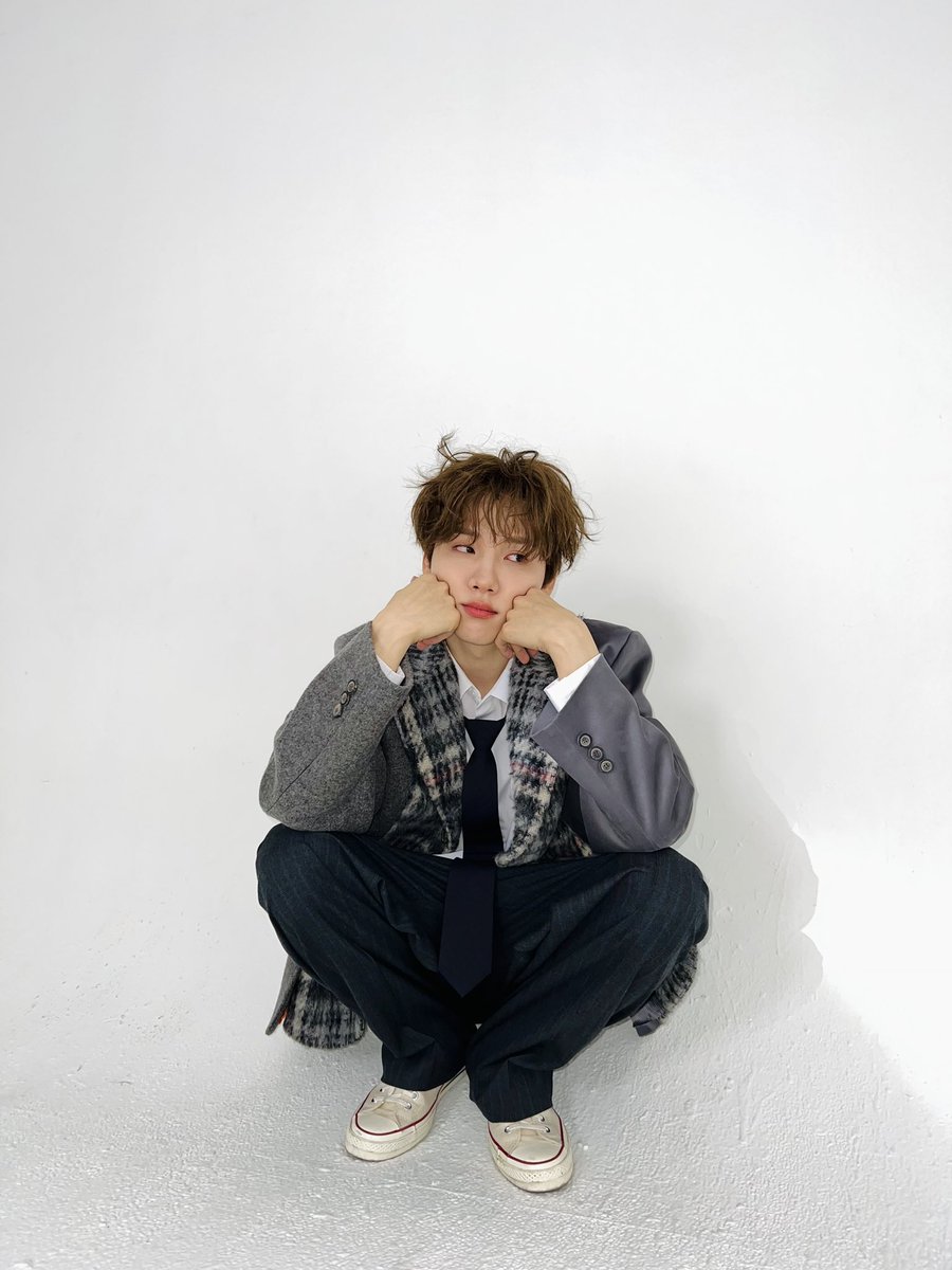 Koreaboo's tweet photo. Woong from AB6IX. That’s it. https://t.co/5SpukSesmS