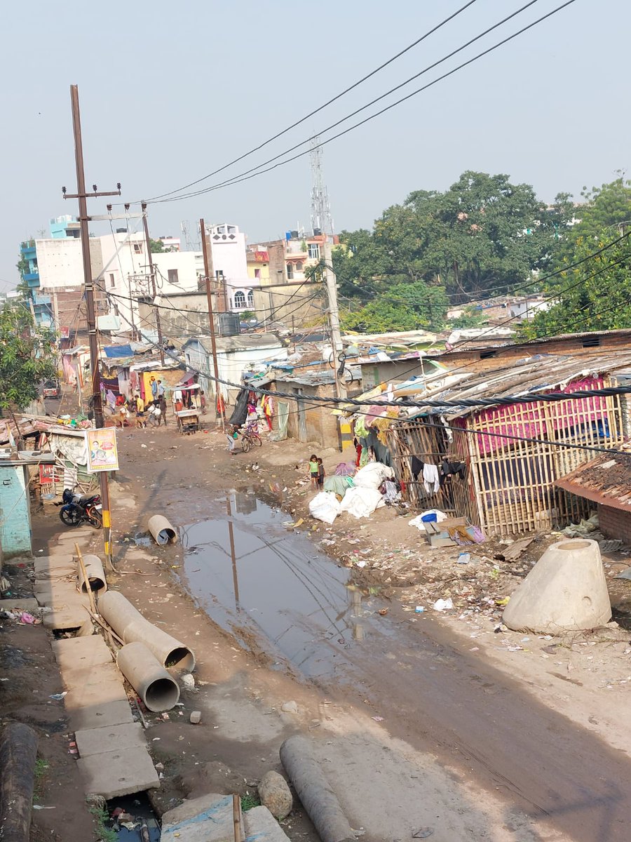 kauser41553606's tweet photo. #pathogenicdisease #patna #daytodaylifeaffected #patheticroadcondition 
(Banwari chowk, ambedkar colony patna ward no 51,52) 
@RCD_Bihar @yadavtejashwi @ZeeBiharNews @PMOIndia @SushilModi @abpbihar @NitishKumar @pmo @AmitShah @cityofpatna @PMCBihar https://t.co/f6z3XLa5hC