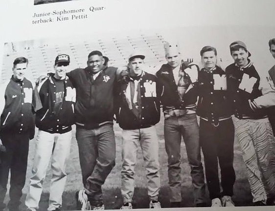 hbork99's tweet photo. Rivalry Week!!💜🏈
#Riders #Sparkey #MFHS93 #30years #118meeting https://t.co/DX5qwOaxW7