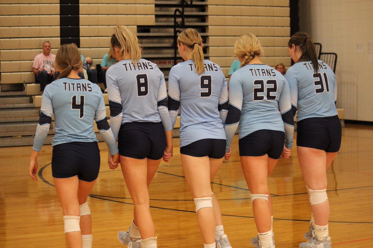 lc_volleyball's tweet photo. Thank you Seniors for all your hard work and dedication to the Titan program the last 4 years! You all will be greatly missed and hard to replace! Remember once a Titan, Always a Titan! We love you! #LCVB 🏐💙 https://t.co/G1EnmtAxcq