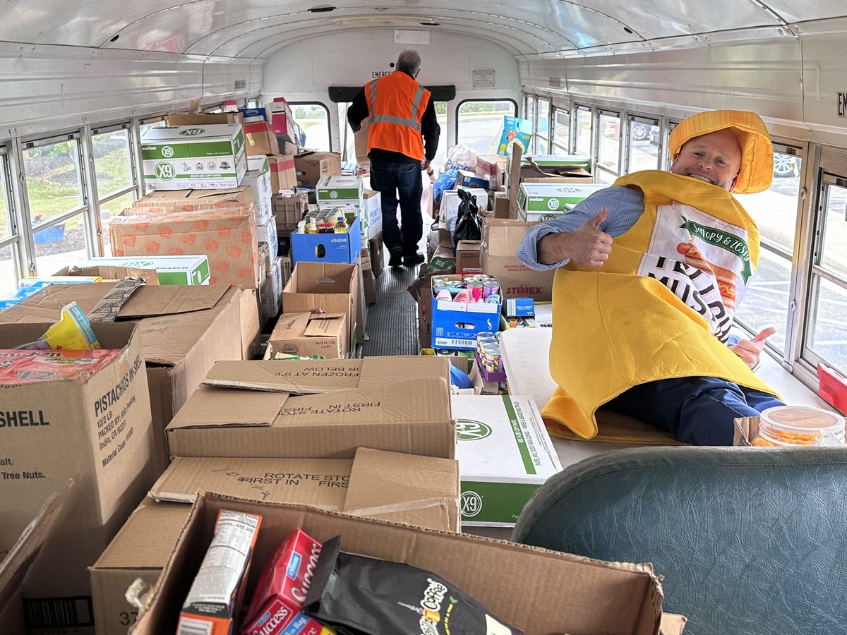 These #WEareLakota leaders did a LOT of heavy lifting today! Thank you @SD_LODI @kelleycasper & our phenomenal 🚌 driver Darryl for helping #LakotaStufftheBus. And all our other adult leaders at every stop, even the ones dressed as condiments @WyandotECS 😉 #WEareLakota