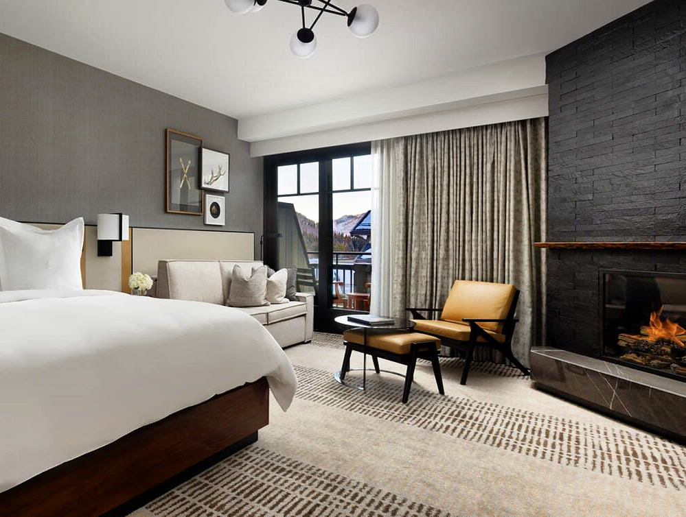 FSVail's tweet image. Family travels to Vail this winter just got even more rewarding. Plan your ski or snowboarding getaway at #FSVail and enjoy up to 20% off our Room Rate when you book your stay at least 7 days in advance. bit.ly/3VMW5ry
