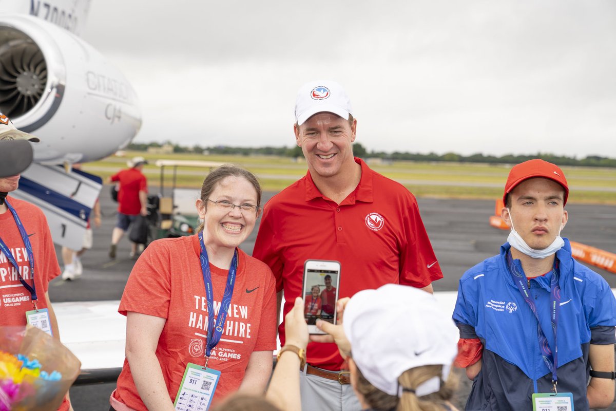 TextronAviation's tweet image. @NFL legend Peyton Manning shared his experience as the honorary chair for the @SpecialOlympics Airlift in June! Our customers provided athletes and coaches the opportunity to fly to the games on a private jet. Watch now at bit.ly/2022SOA.
  
#OneTxtAvTeam #SOA2022