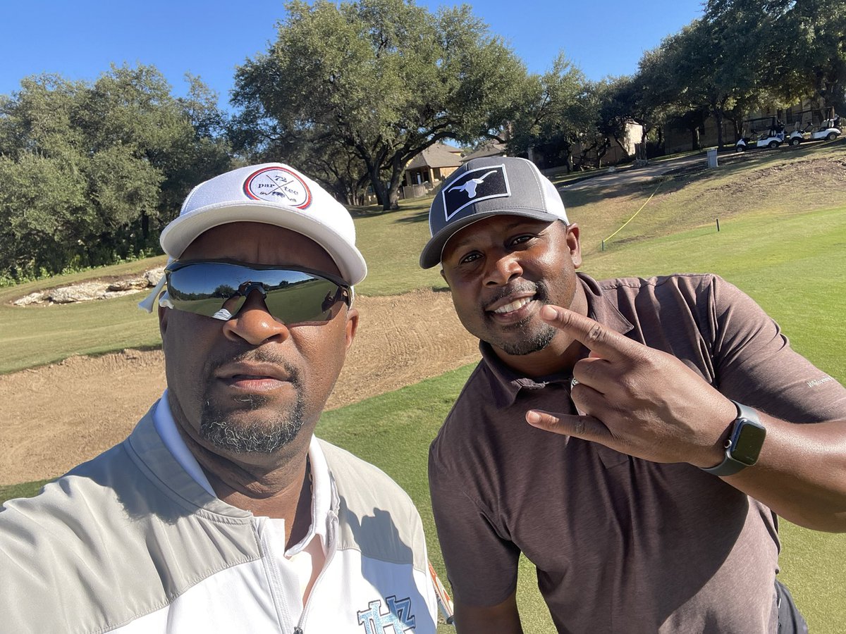 HardballHardge's tweet photo. Great day for @PFCatx and @Cover3Dining! @QCosby17 @ryanbennett131 @docgambo #Fordakids https://t.co/3SjCycsuXM
