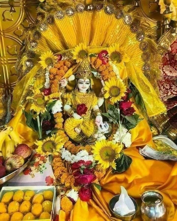 baglamukhipuja's tweet photo. माँ बगलामुखी के दशर्न से सभी भक्तों की मनोकामना पूरी होती है। हमें पूर्ण श्रद्धा के साथ माँ का ध्यान करना चाहिए। https://t.co/7hhBVSUVWo