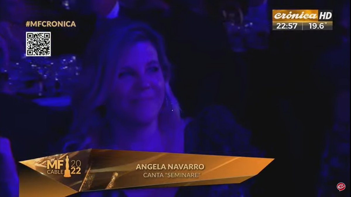 Jusmaryrg's tweet photo. Y esta soy yo, cada vez que escucho cantar a Angela, allí admirando, sin querer parpadear🥺🥺❤️ #AngelaMF #MFCronica https://t.co/BOlmBXXqxc