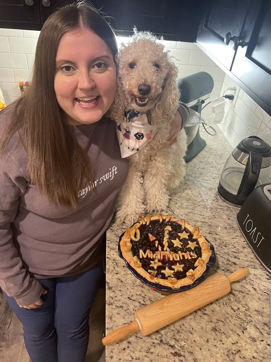 alexigordon3's tweet photo. @taylornation13 Wearing the invisible strings thermal and a TS eras bandana while enjoying our Blueberry “Lavender Haze” Midnights Pie! #MidnightsTaylorSwift #midnightsTSnosleepover https://t.co/2b0AKov4nT