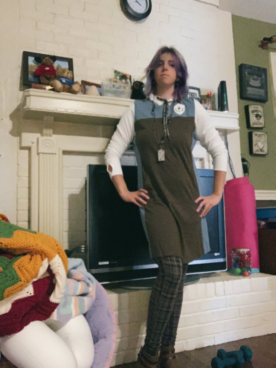 MegsDreamDesign's tweet photo. Wearing this lovely Vex Hoodie dress/tunic from the @CriticalRole store made by Adriann Helton -- thank you guys @LauraBaileyVO #critrolemerch #criticalrolemerch #CriticalRoleSpoilers https://t.co/PebgAwMp6J