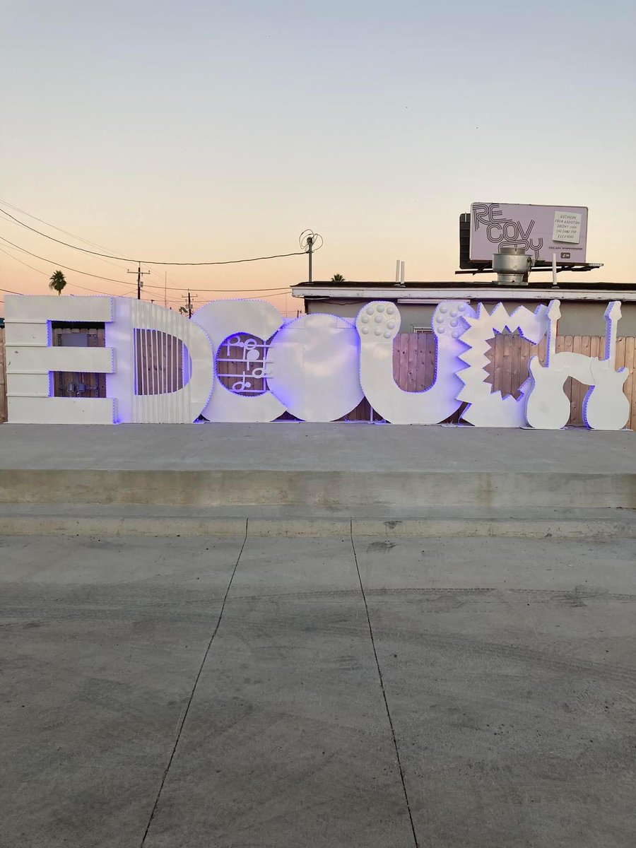 RepLongoria's tweet photo. Honored to participate in Edcouch’s "From the Delta, With Love" ceremony! Celebrated over 50 artists who contributed to the Delta culture.
#txlege #edcouch #thedelta #hd35 https://t.co/zOxYMGNT4w