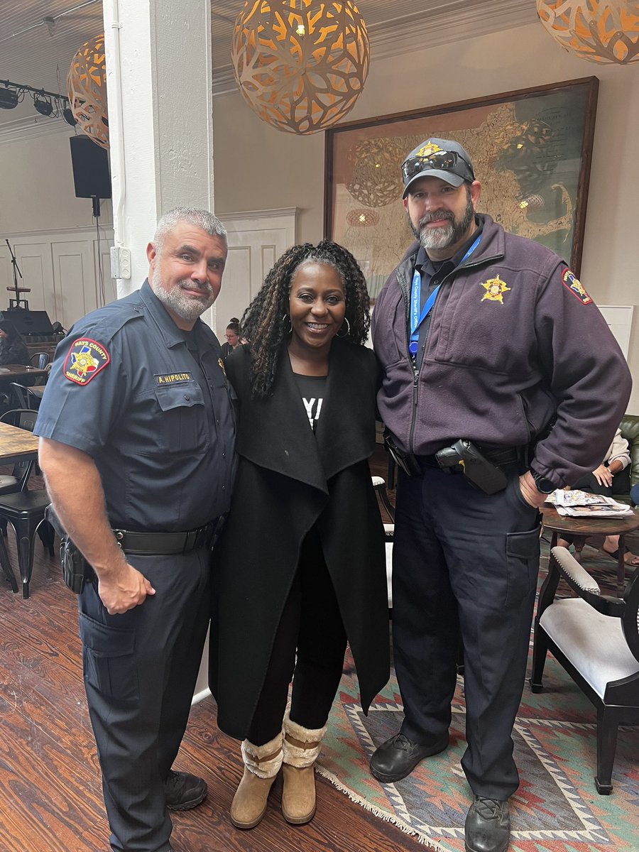 Sandrab32's tweet photo. Out in the Community 
#serviceaboveself
#servantleader 
#amvet
#bryantforbuda
VOTE Sandra Bryant for Justice of the Peace- Pct5
https://t.co/XyLVtM0xnx https://t.co/03wW7Bb85B