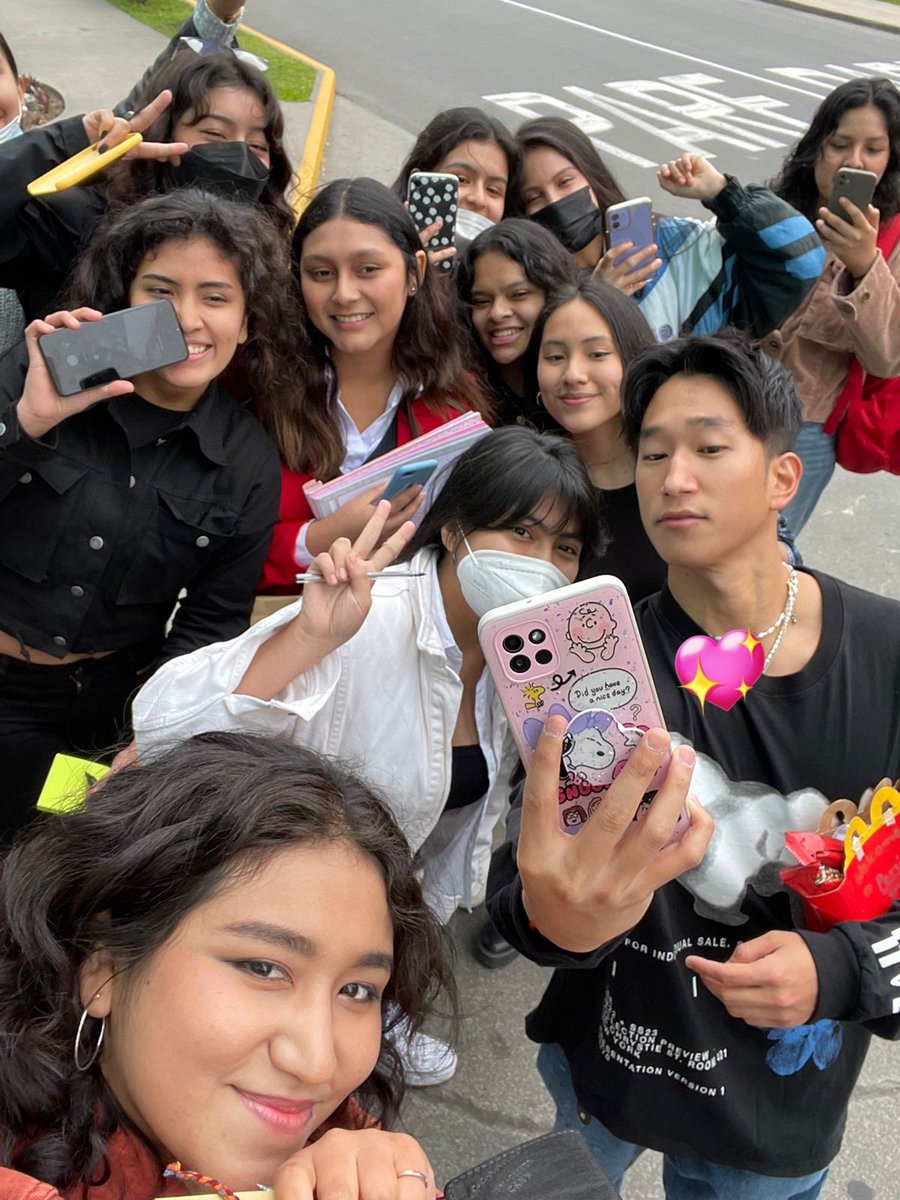 stayintodepp's tweet photo. #WelcomeToPeruDPR @DPRIAN_ #DPRinPeru
Fue un gran día hoy, estoy muy feliz por el tiempo que pude hablar con cada uno y en verdad son unos amores, NOS VEMOS EN EL CONCIERTO!!!❤️🤍❤️ https://t.co/UIl5s9xALA