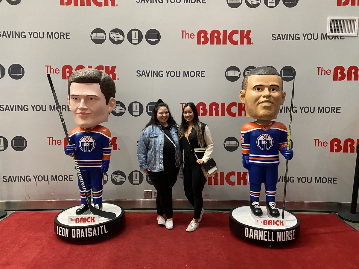 ambermayyyy's tweet photo. #BrickBestSeats @EdmontonOilers @TheBrick https://t.co/A8seA93Qhm