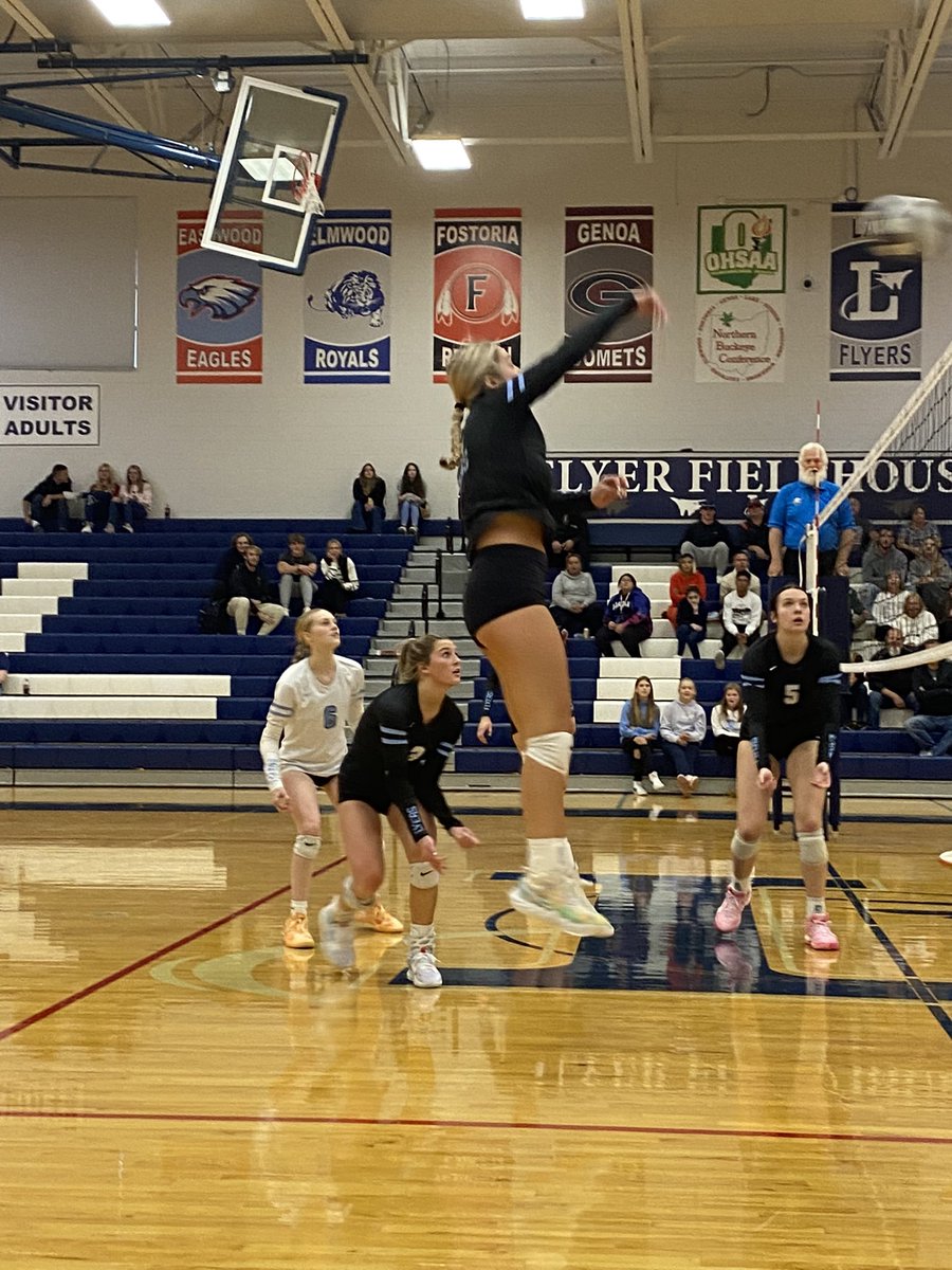 FLYERVBALL's tweet image. Sectional Champs!Beat Rossford in 3 tonight! Keep pushing Lady Flyers! Moving on to districts next Tuesday at Seneca East against Sandusky Perkins.