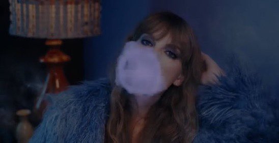 LDRCRAVE's tweet photo. B!tchhh stole Lana’s vape https://t.co/38FF9bcfFb