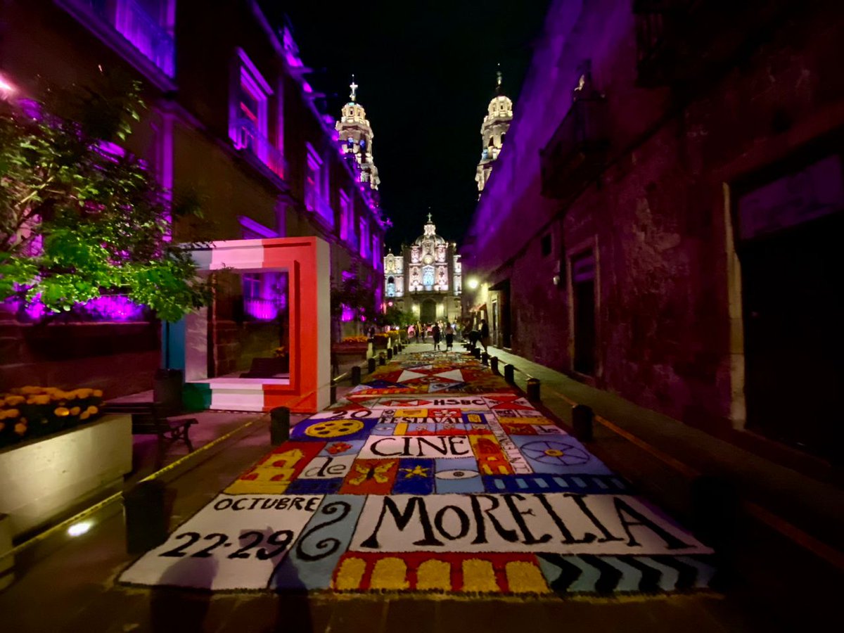 FICM's tweet photo. Así lucen ya las calles de Morelia, que pronto se llenarán de cine. Y tú, ¿estás listo para el #20FICM?

#MoreliaEsCineMexicano https://t.co/rNnfEQtmqv