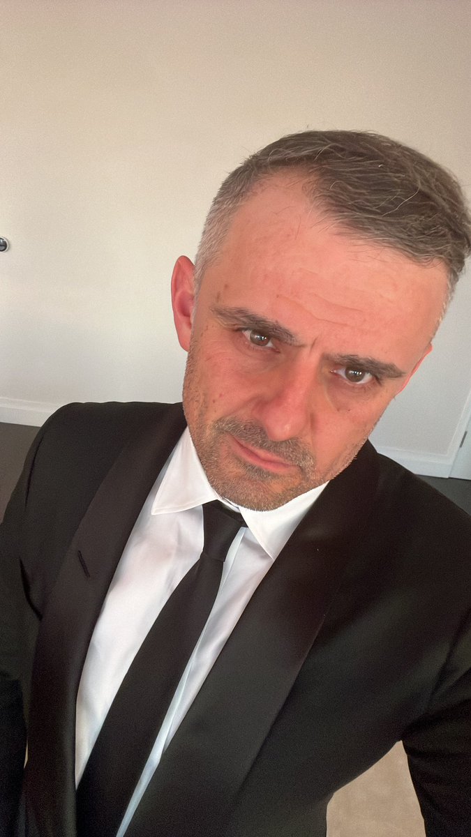 Gary Vaynerchuk tweet media