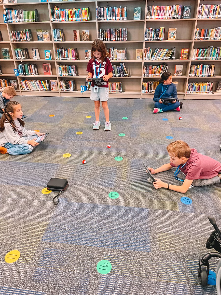 MrsLatham3's tweet photo. Library was bots & bots of fun today! 🤖 📚🤖🎳🤖 #CCEBelieves @Shack_at_CCE @MrsAshleeBaker https://t.co/tukEP1CxBZ